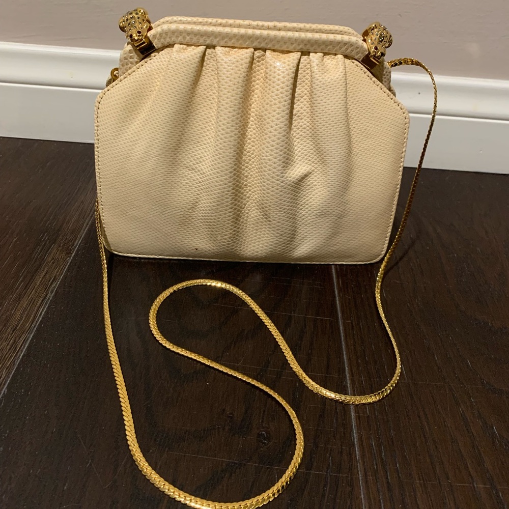 Ashneil Purse